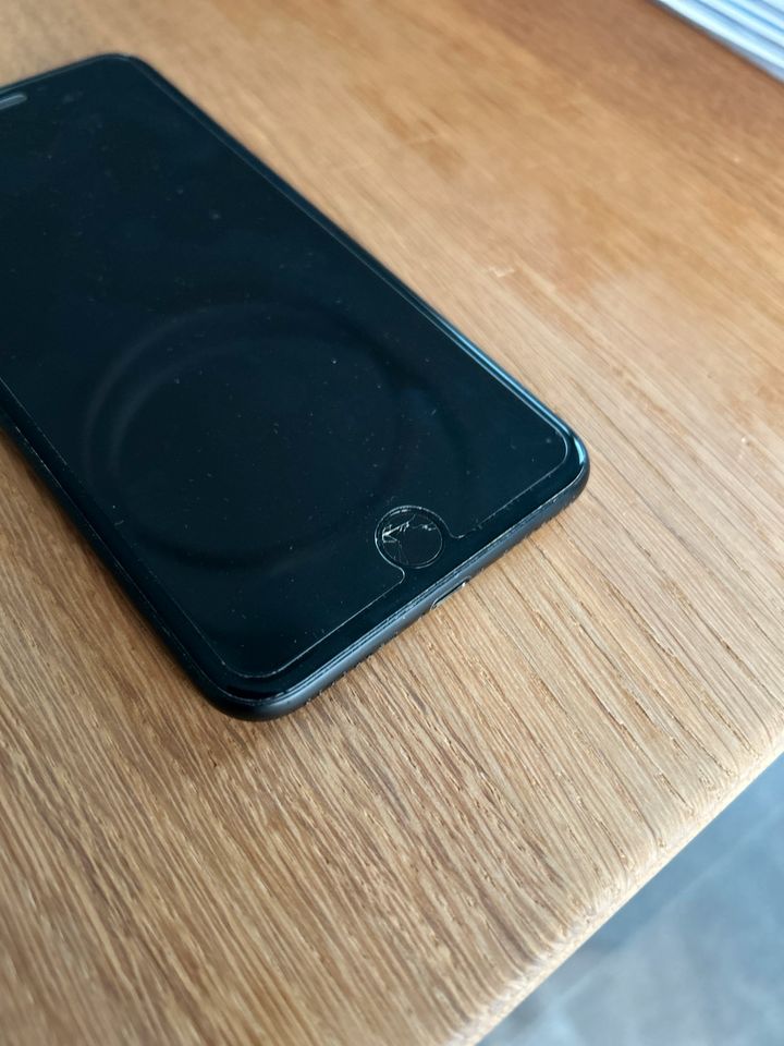 iPhone 7 Plus Black 128 GB  BESTZUSTAND mit OVP in Tiefenbach