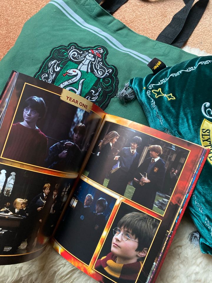 Harry Potter Slytherin Tasche Kissen Buch alles unbenutzt in Hamburg