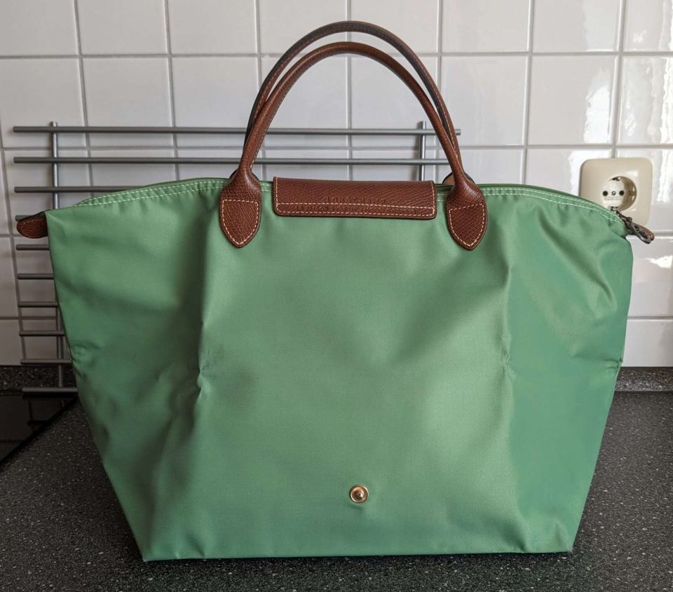 Longchamp Handtasche M Le Pliage Original grün inkl. Kosmetiktasc in Fulda