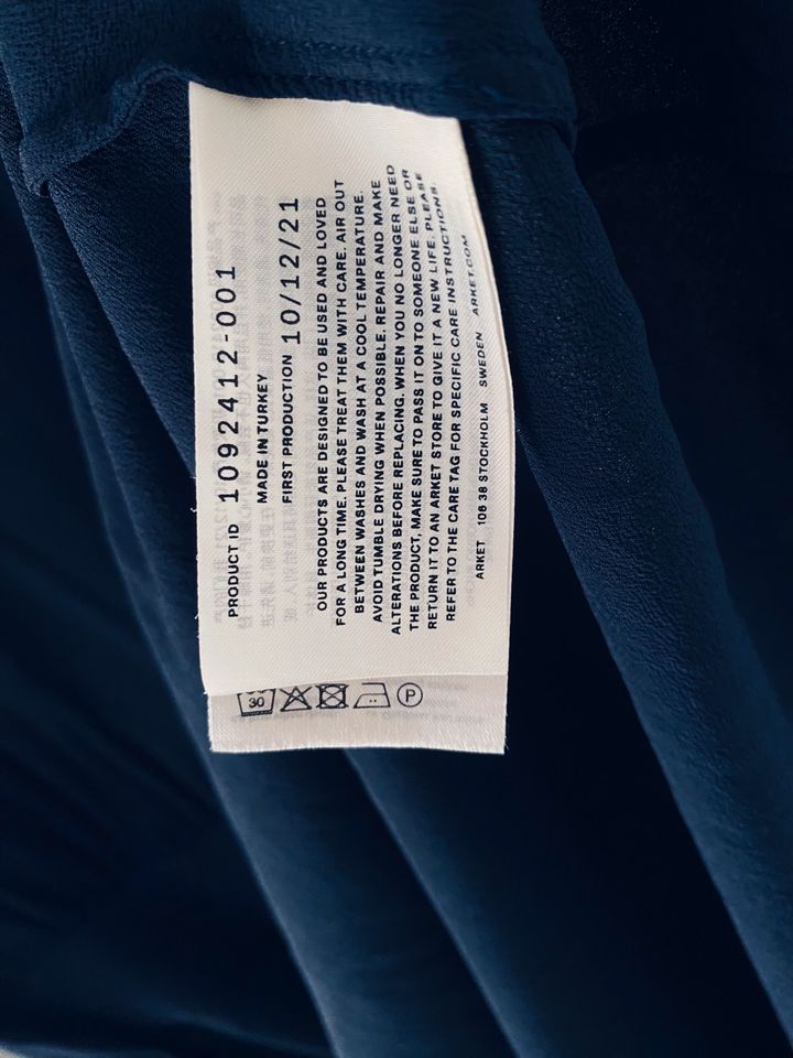 ARKET ❤️ Kleid Navy Dunkelblau Crêpe Stoff Maxikleid Midikleid in Hamburg