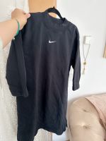 Kleid von Nike zu verkaufen Größe L Hessen - Rüsselsheim Vorschau