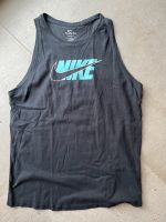 Top Nike schwarz Gr. M München - Trudering-Riem Vorschau