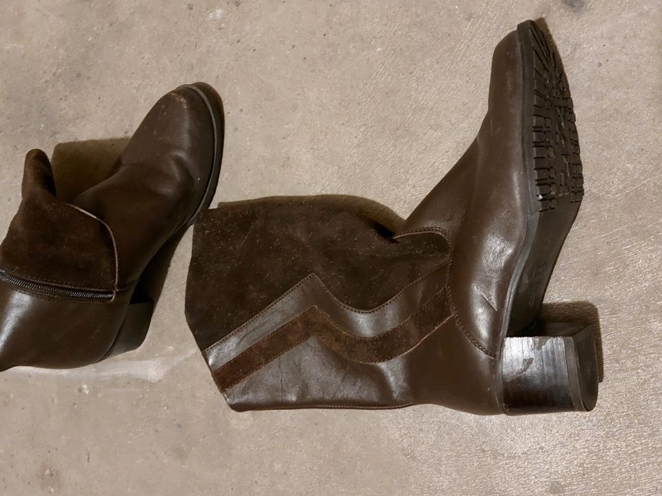 Braune Stiefel Größe 37 in Berlin