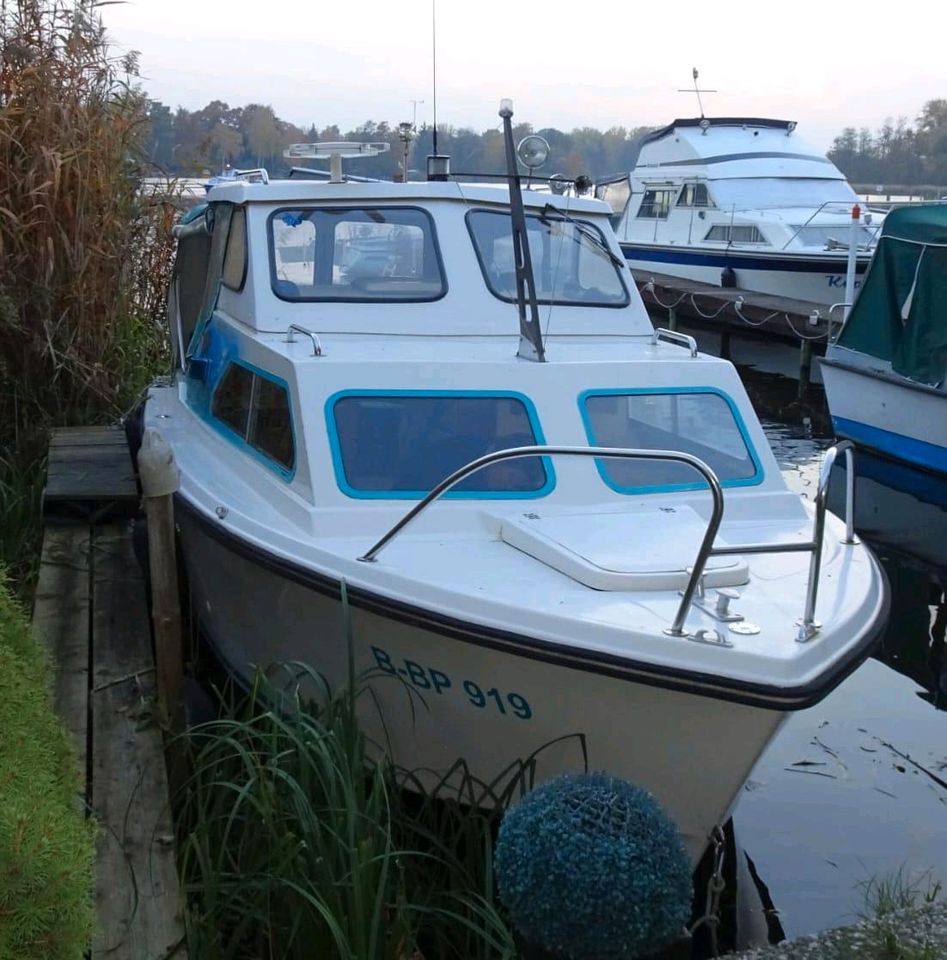 Motorboot mit Kajüte Shetland 640 in Berlin