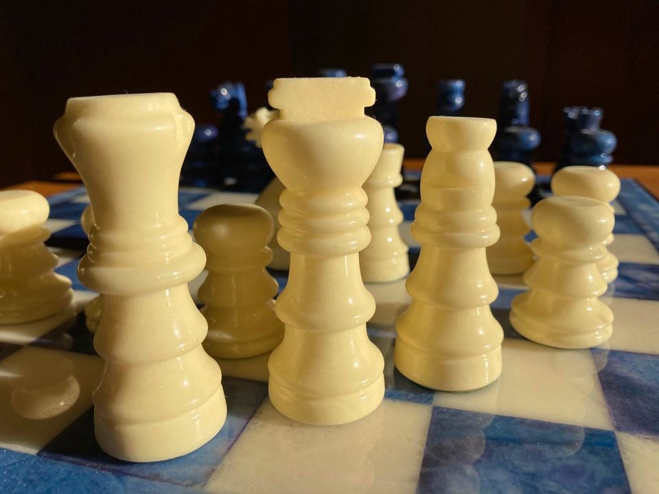 Schachspiel aus ALABASTER in Kesseling