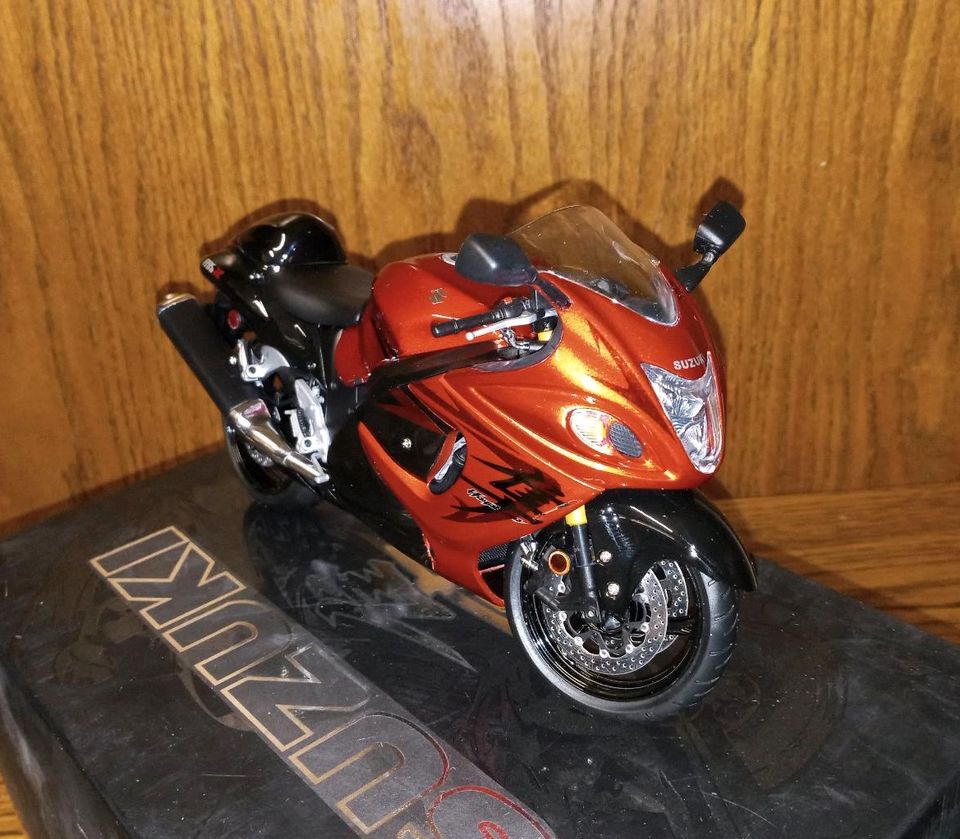 Motorrad 1:12 SCHUCO WiTs Suzuki GSX-1300-R Hayabusa Orange Bike in Frankfurt am Main