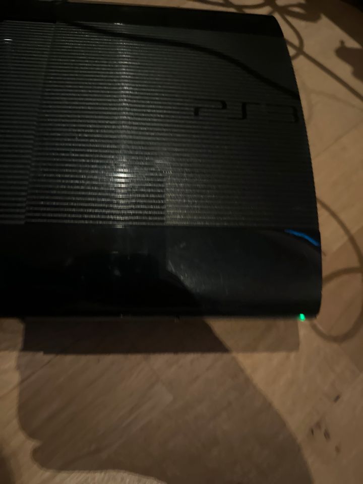 PS3 inkl. 3 Controller HDMI 12 GB & Fifa10 in Völklingen