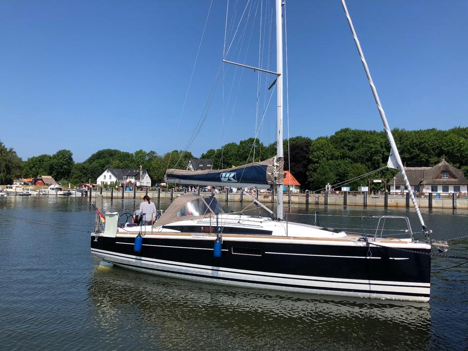 Jeanneau 349 image