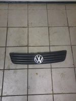 Passat 3b grill mit Vw Zeichen original Hessen - Gründau Vorschau