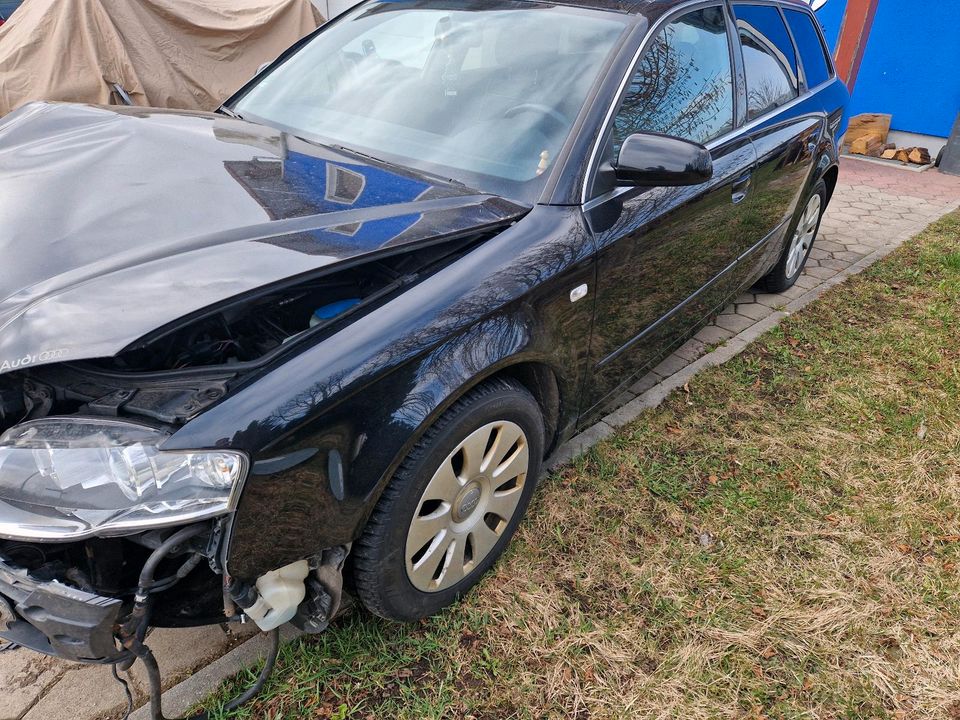 Unfallfahrzeug A4 quattro in Böbing