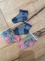 Socken Tommy Hilfiger pink 62 blau Baby Mädchen Nordrhein-Westfalen - Blankenheim Vorschau