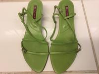 Sandalen Pumps ,mit kleinem Absatz Gr 40 wie neu Niedersachsen - Bergen Vorschau