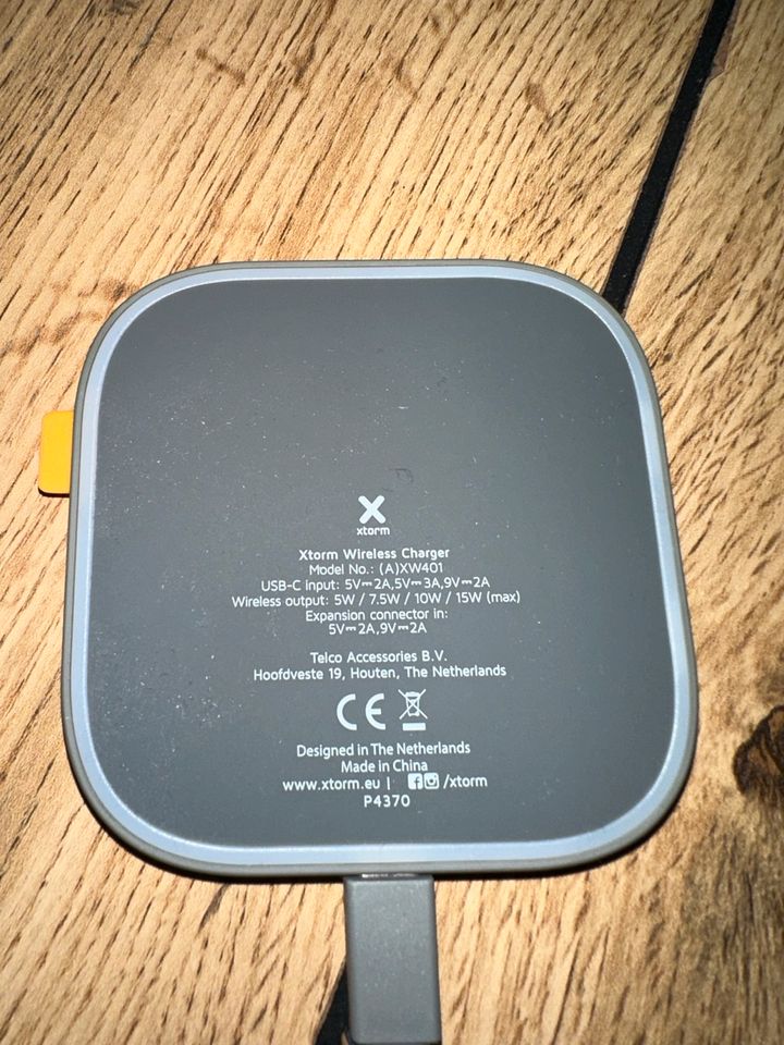 Schnellladepad . Xtorm Wireless Charger Solo braun . in Schwarzenfeld