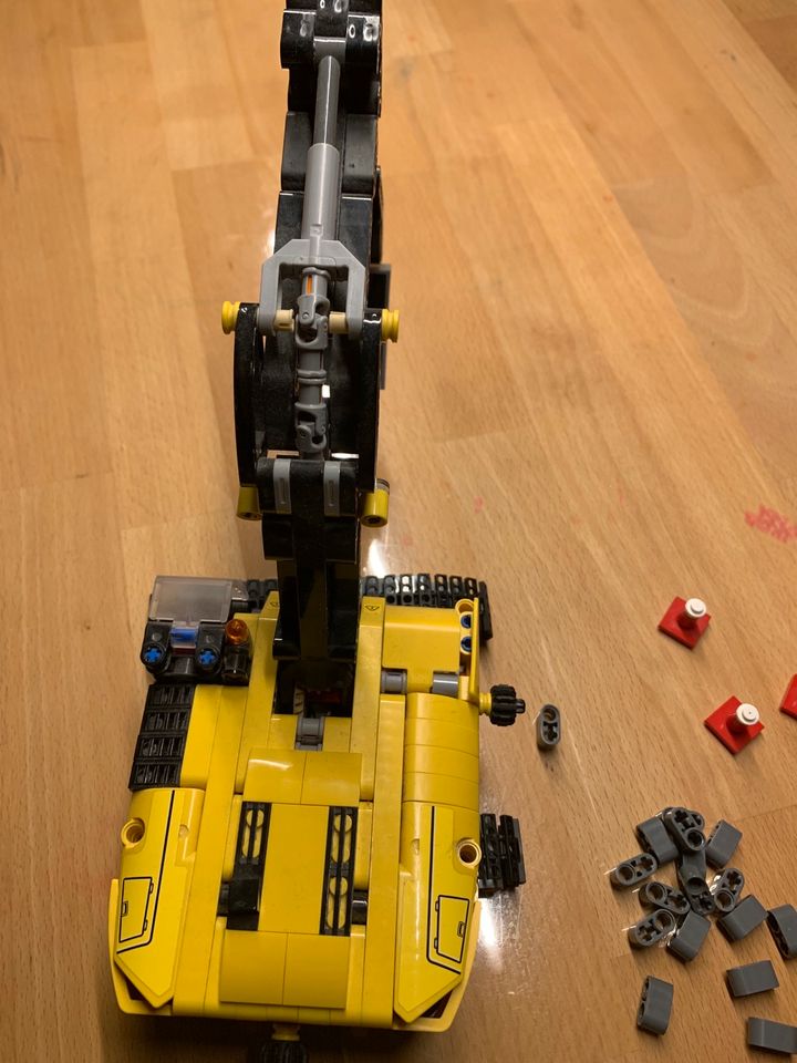 Lego Technic 42121 Hydraulikbagger, NEUWERTIG in Bad Nauheim