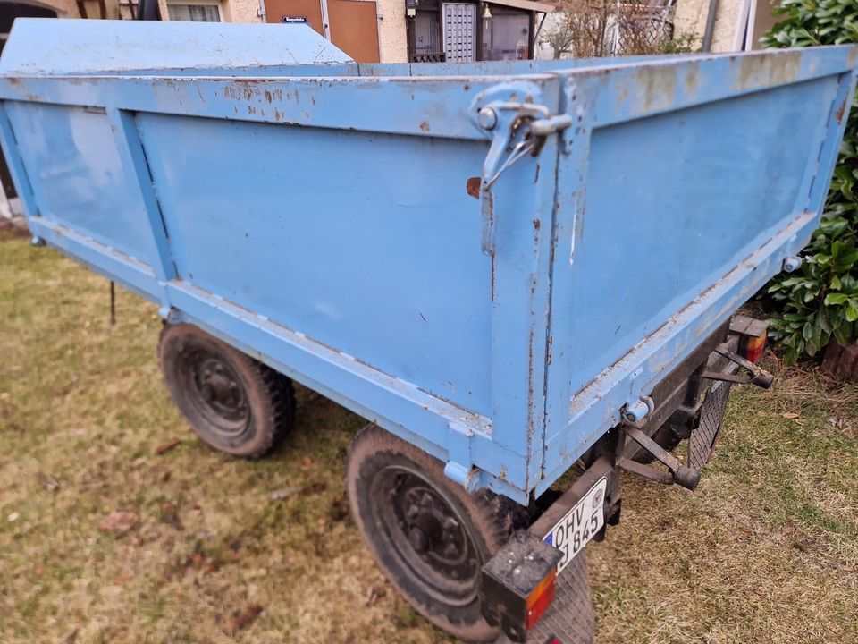 Trecker mit Anhänger in Gransee