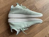 Adidas Tennis Hu Pharrell Williams hellgrün mint 43 1/3 Köln - Widdersdorf Vorschau