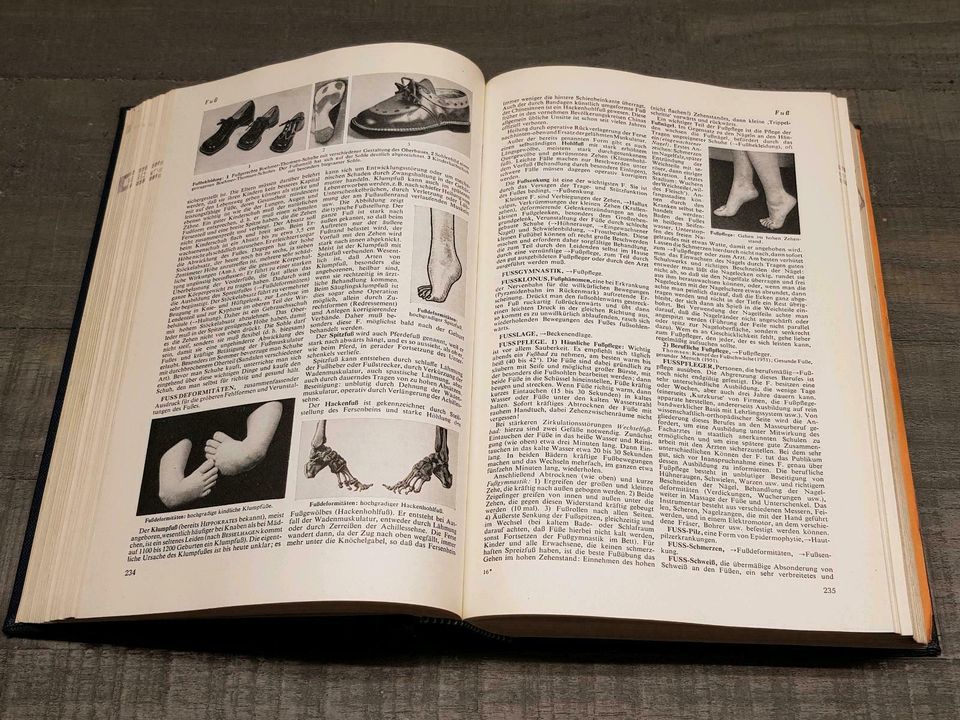 Der Gesundheits Brockhaus, altes Buch von 1955 in Schnakenbek