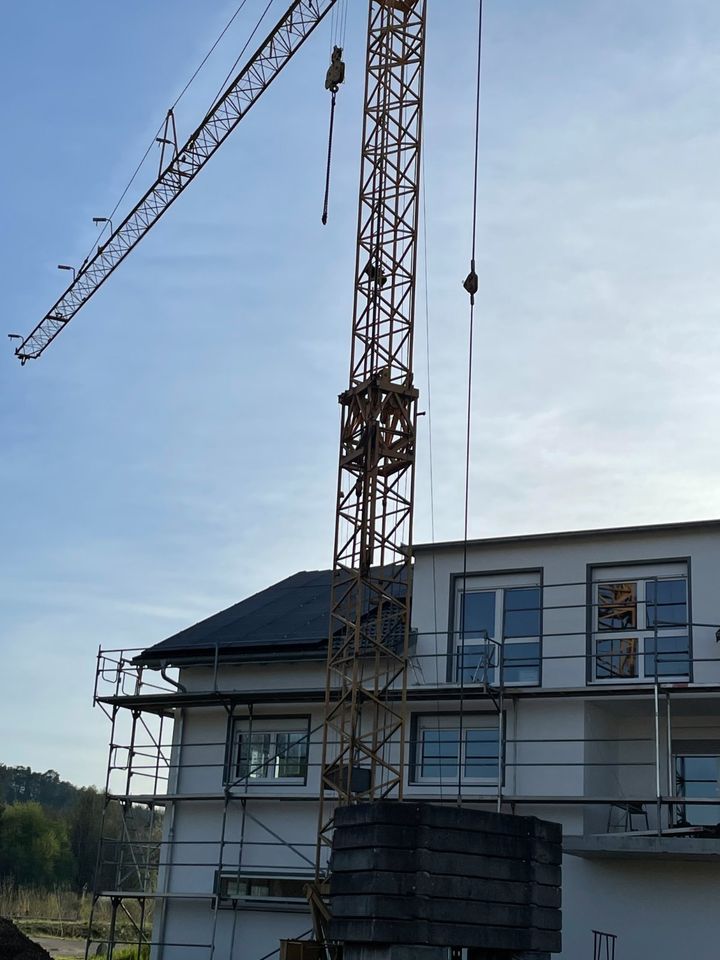 Baukran Liebherr 33K in Allmendingen