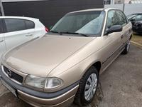 OPEL ASTRA 1,6, AUTOMATIK, Km 60:000, Bj 1997 TÜV 02/27, SERVO Stuttgart - Feuerbach Vorschau