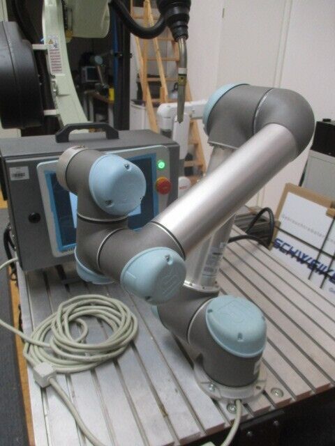 Roboter Cobot Universal Robots UR5 komplett nur ca. 2341 Betriebsstunden in Buchen (Odenwald)