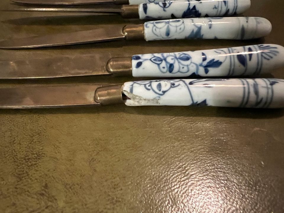 6 alte Messer, Uchatiusbronze, Obstmesser, Zwiebelmuster um 1900 in Burgsinn