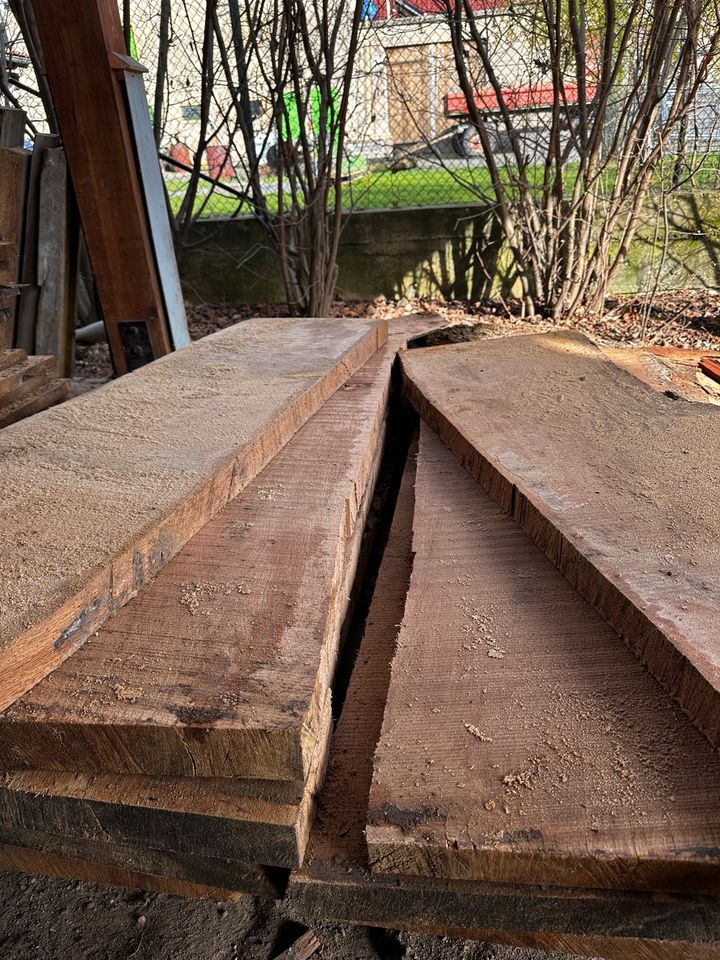Eichenbohlen Eiche Holz Bretter Treppenstufen Regal Deko in Großenhain