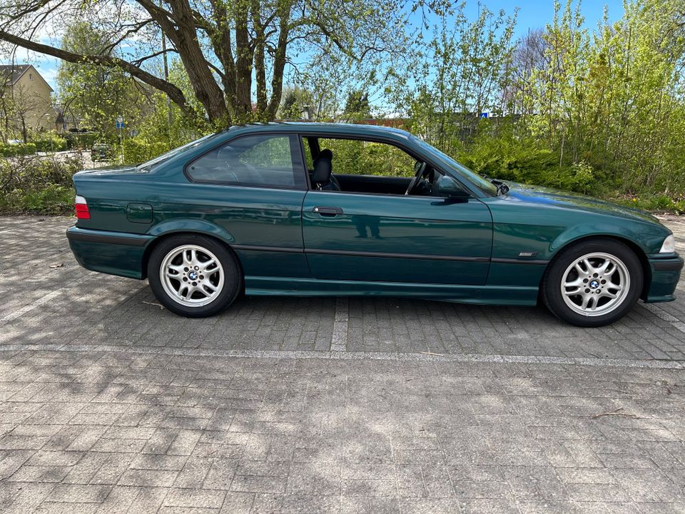 BMW 328i E36, M Paket ab Werk, Schalter in Harrislee