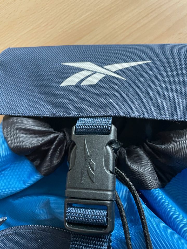 REEBOK RUCKSACK blau tipptopp Zustand wie NEU in Hamburg