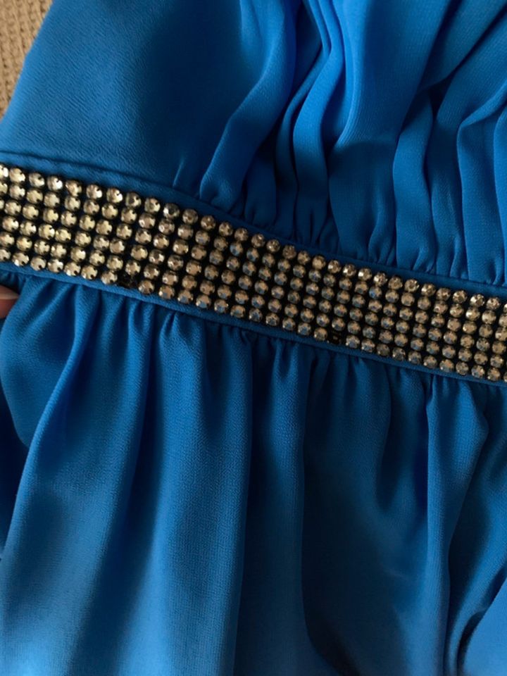 blaues Abendkleid, Ballkleid, Kleid mit Glitzersteinchen, Abiball in Hamburg