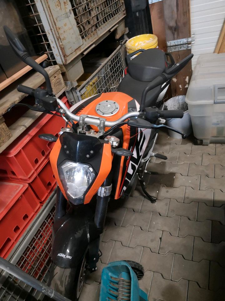 Ktm duke 125 in Weisweil