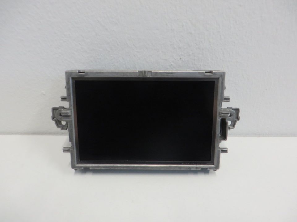 Mercedes E W212 Monitor Bildschirm Display Zentral 2129005000 in Neutraubling