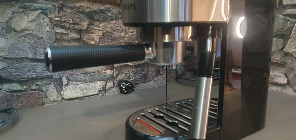 Siebträger Kaffeemaschine Espresso Krups  Virtuoso Neuwertig in Katzenelnbogen