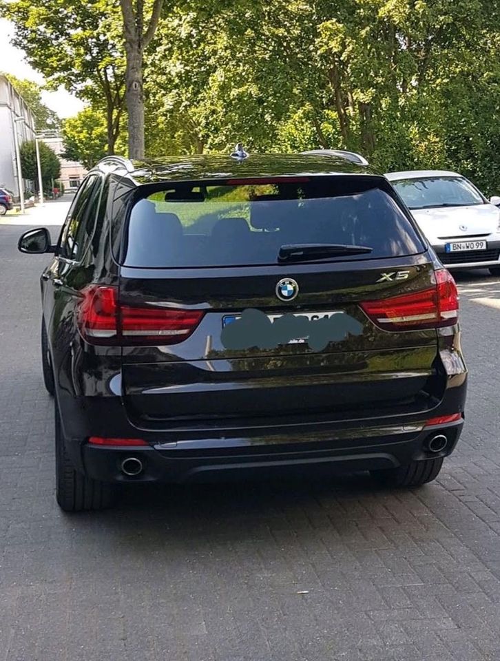 BMW X5 xDrive30d 7 -Sitzer Navi Harman Kardon Euro 6 in Bonn
