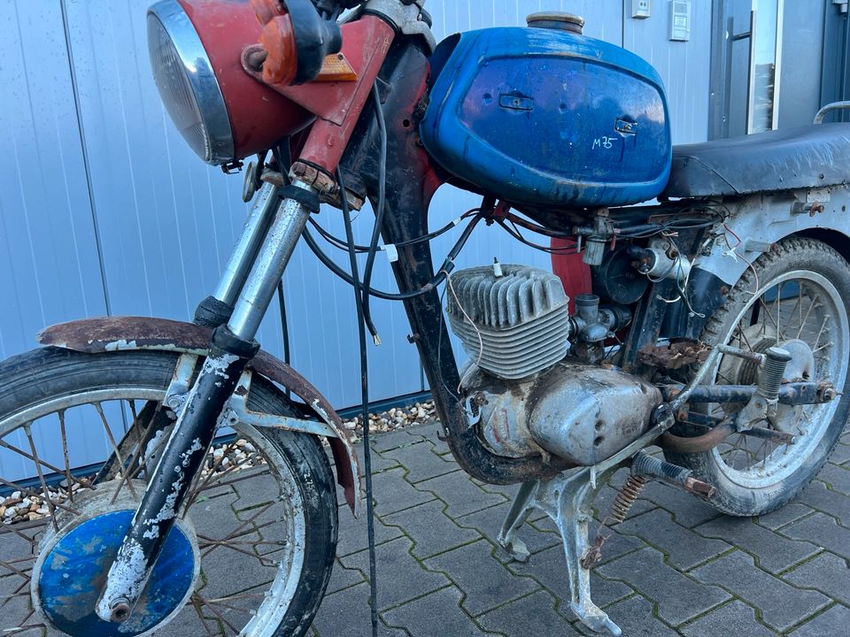 MZ TS125 TS 125 Motorrad DDR 1980 150 250 M75 in Osterweddingen