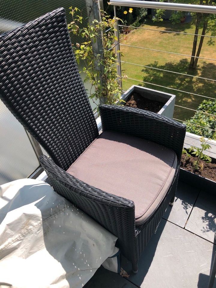 Gartenstuhl poly Rattan mit verstellbarer Rückteil und Fußhocker in Essen