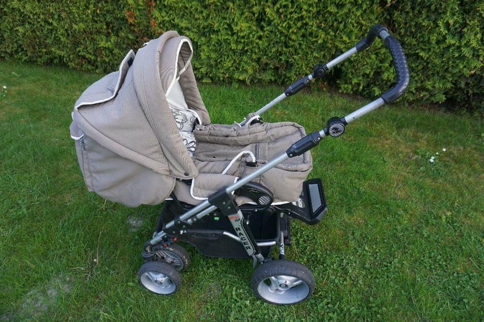 Kinderwagen Hartan Racer S - Aufsatz sehr gepflegt in Ilsede