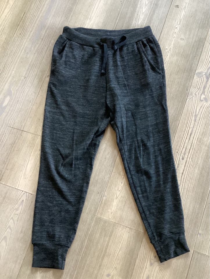 Loungehose Jogginghose Stoffhose Gr. 146 in Itzehoe