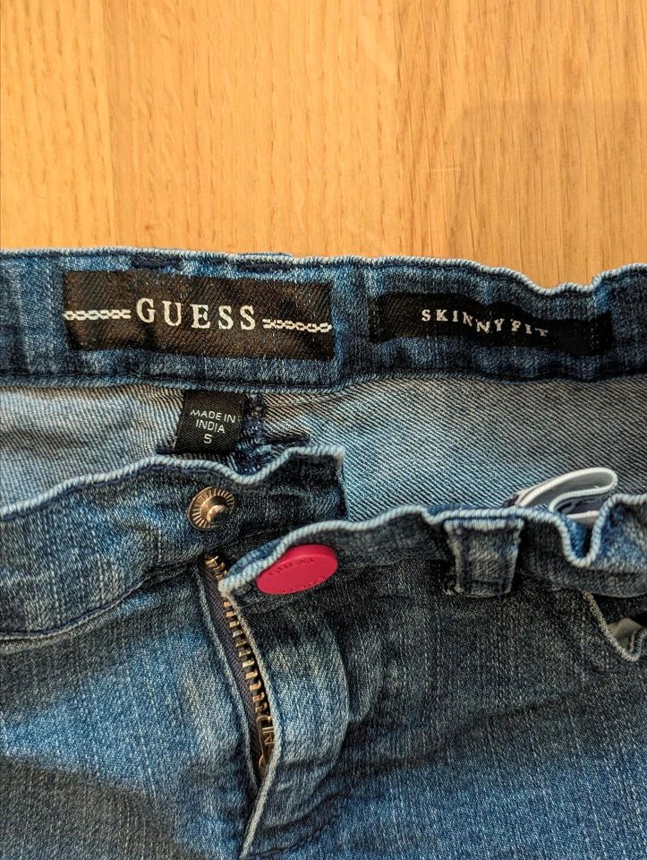 Guess Jeans Gr 98/104 in Ottobrunn