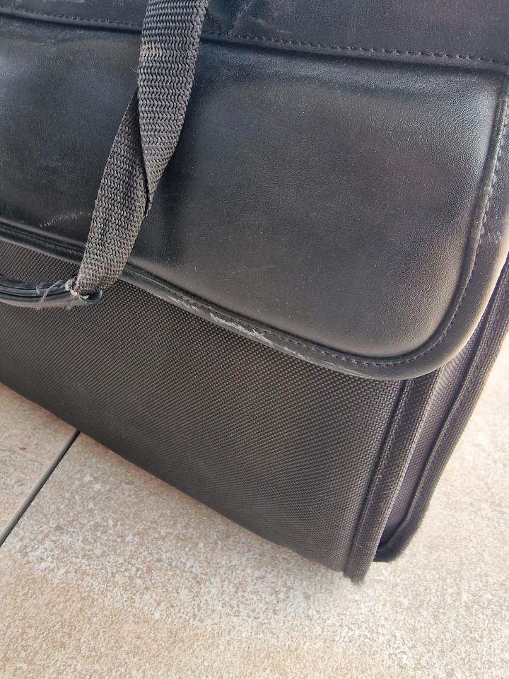 Laptoptasche sehr gut erhalten in Grabenstätt