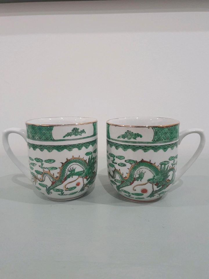 2 edle Chinesische grüner Dragon Drachen Tassen Mug handbemalt in Wetzlar