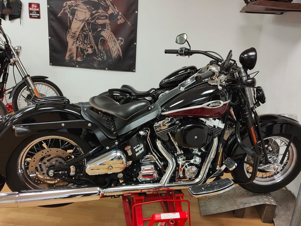 Harley Davidson Softail Springer FLSTSCI in Lage