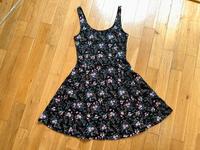 H&M SkaterKleid XS/34 schwarz pink blau geblümt Trägerkleid Kleid Berlin - Lichterfelde Vorschau