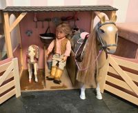 Puppe mit Pferd Pony und Reitstall Nordrhein-Westfalen - Overath Vorschau