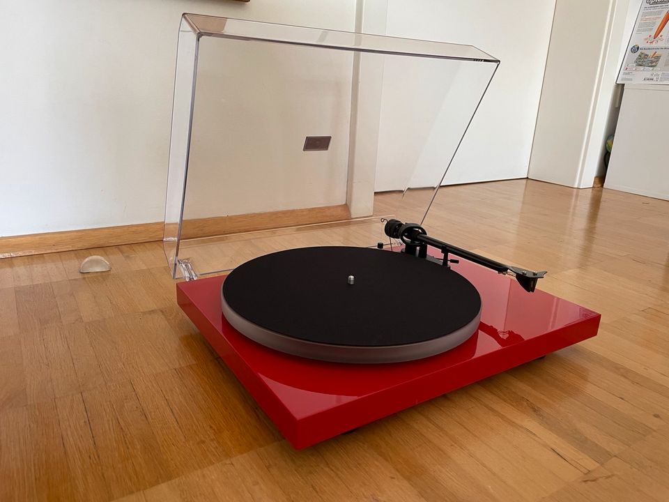 Pro-Ject Debut Carbon Esprit 2M Black Plattenspieler in Köln