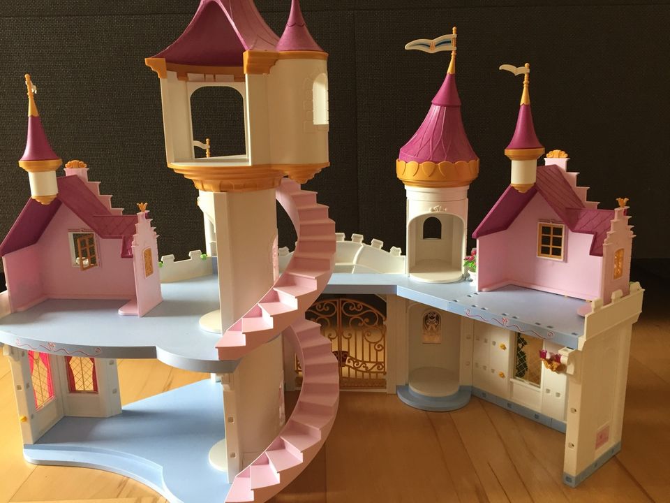 Prinzessinenschloss Playmobil mit Einrichtung in Hannover