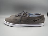 Nike Leder Sneaker Sportschuhe Turnschuhe grau Gr. 38,5 Hessen - Rodgau Vorschau
