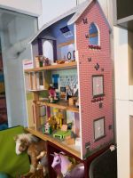 Tolles Puppenhaus mit Möbel und Figuren klasse Weihnachtsgeschenk Stuttgart - Münster Vorschau