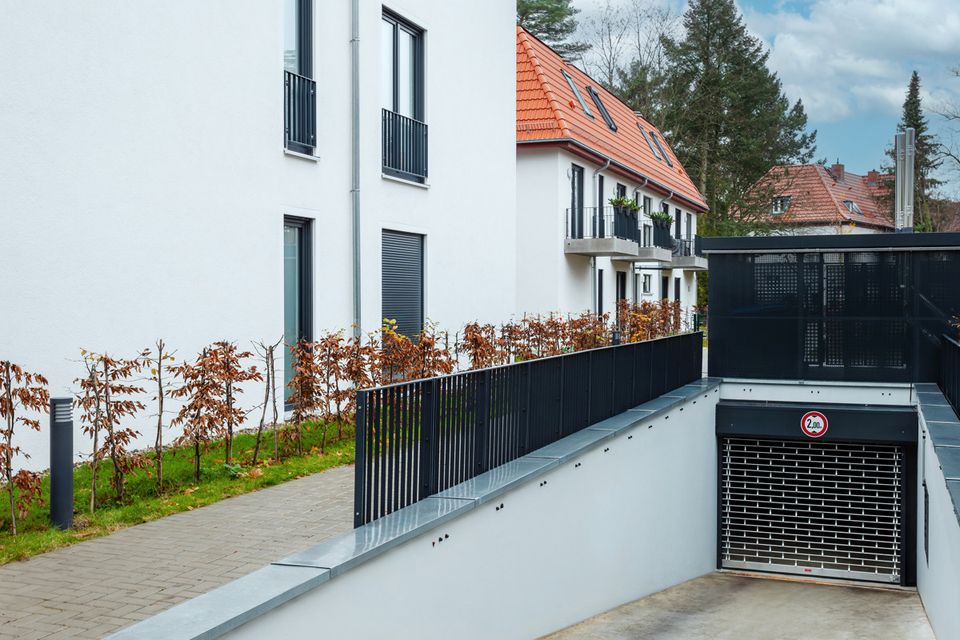 Traum-Dachgeschosswohnung mit Terrasse und Tiefgarage in Steglitz/Zehlendorf! in Berlin