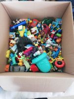 Eine Kiste Spielzeug ü Ei Nordrhein-Westfalen - Gummersbach Vorschau