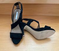 Sandale Gr.38 MANGO Edel chic sexy schwarz Wildleder NEU Niedersachsen - Wallenhorst Vorschau